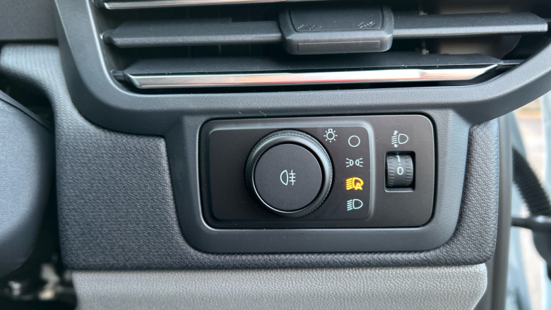 Ford Tourneo Custom 320 L1 Diesel Fwd 2.0 EcoBlue 136ps H1 Titanium 8 seater Auto